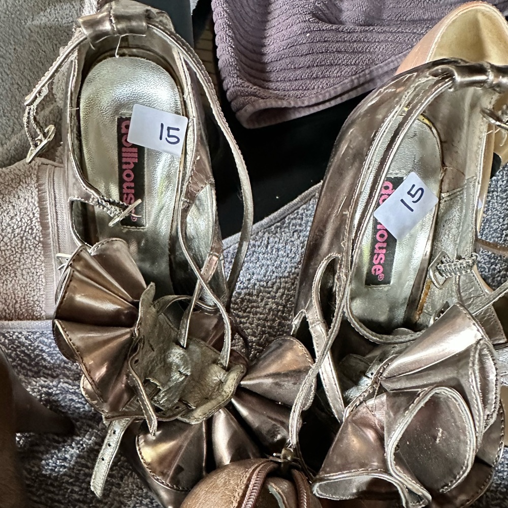 MARIEs CLOSET size 5-6 WOMEN